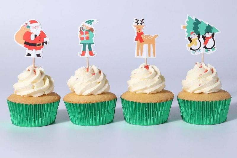 CHRISTMAS CAKE TOPPER SANTA FRIENDS/24