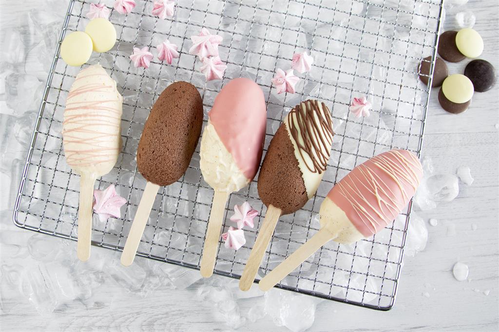 BACKFORM CAKE LOLLIES