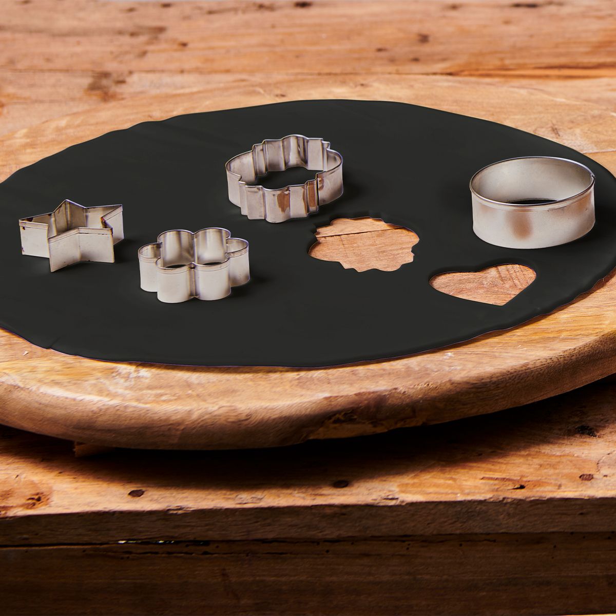 FC AUSGEROLLTES FONDANT RAVEN BLACK