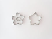 AUSSTECHER BLÜTE M.LOCH